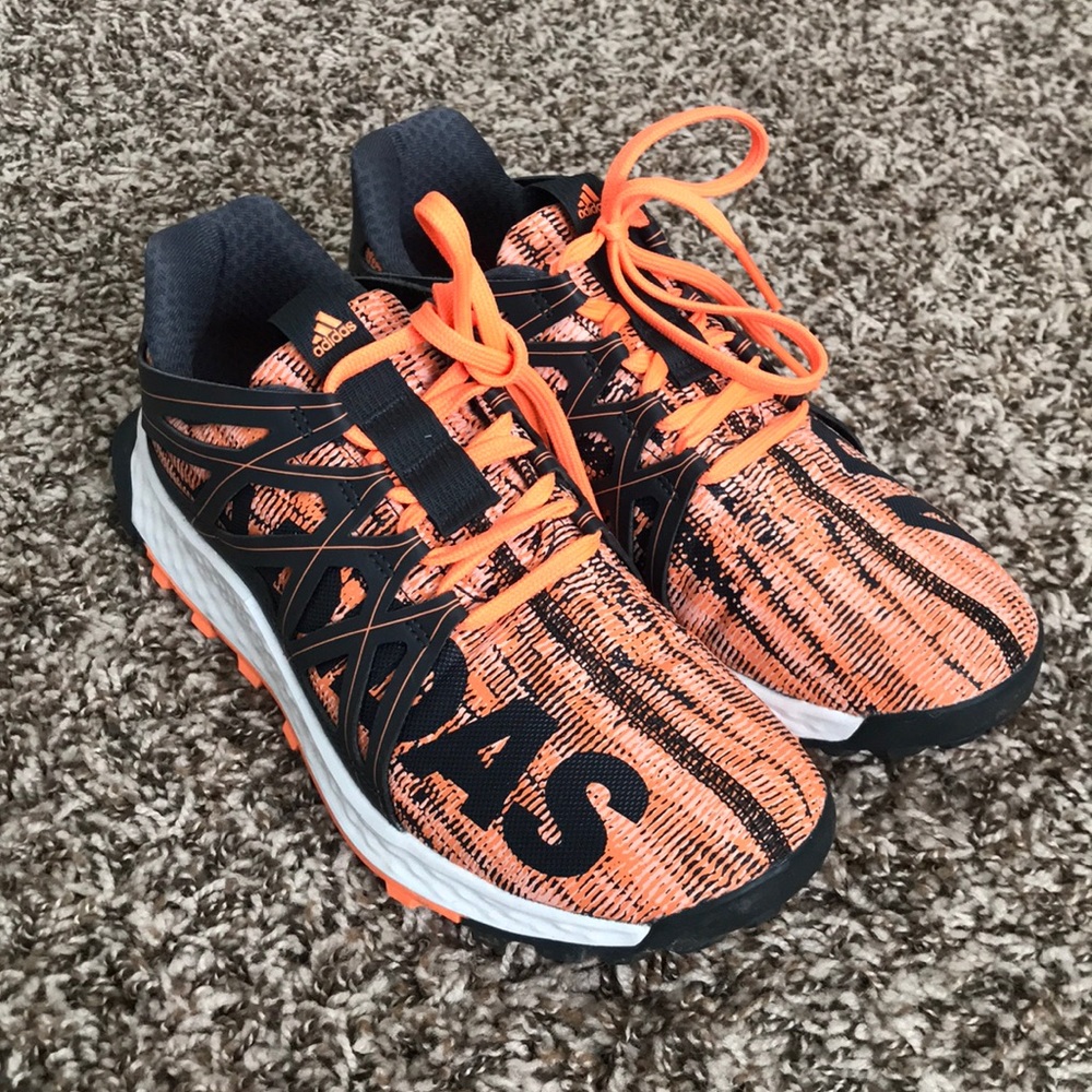 Adidas Vigor Bounce Sneaker